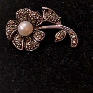 Vintage 925 Silver Flower with Pearl Marcasite Brooch